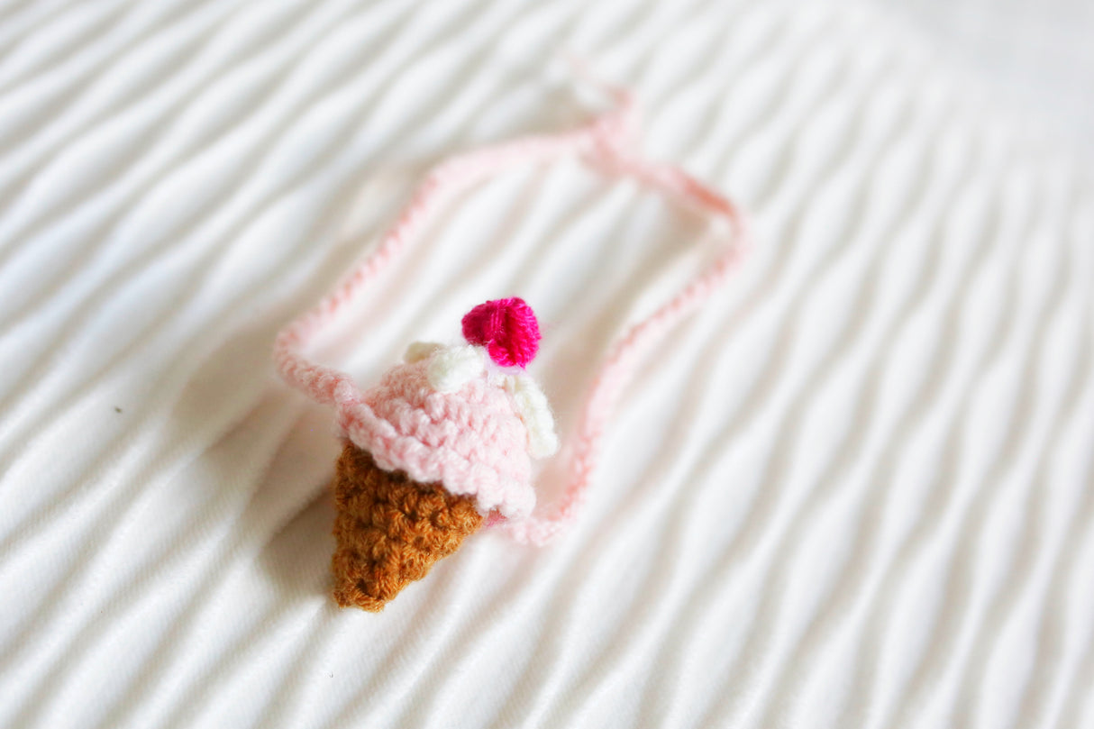Design & Delight Gifts Crochet Crossbody Bag - Sweet Scoop ๐ฆ๐