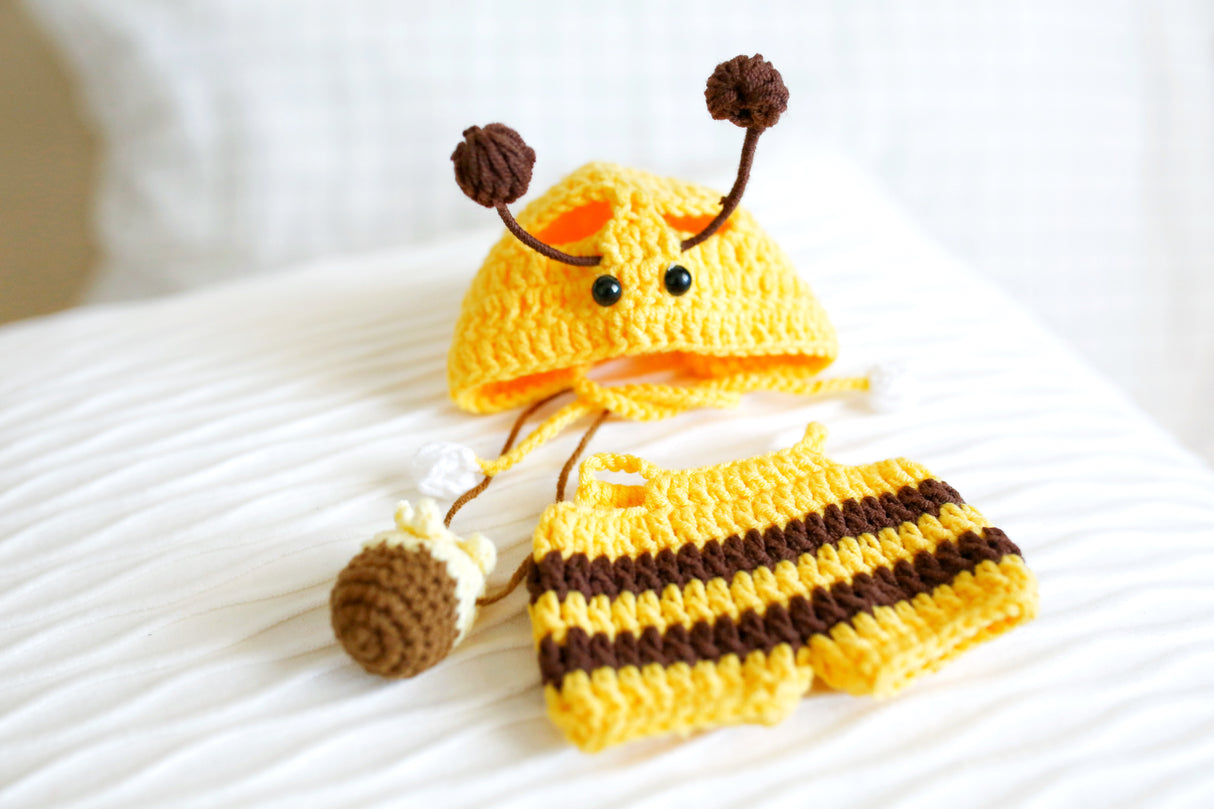 Design & Delight Gifts Crochet Outfit Set - Buzzy Bee ๐๐ผ๐ฏ