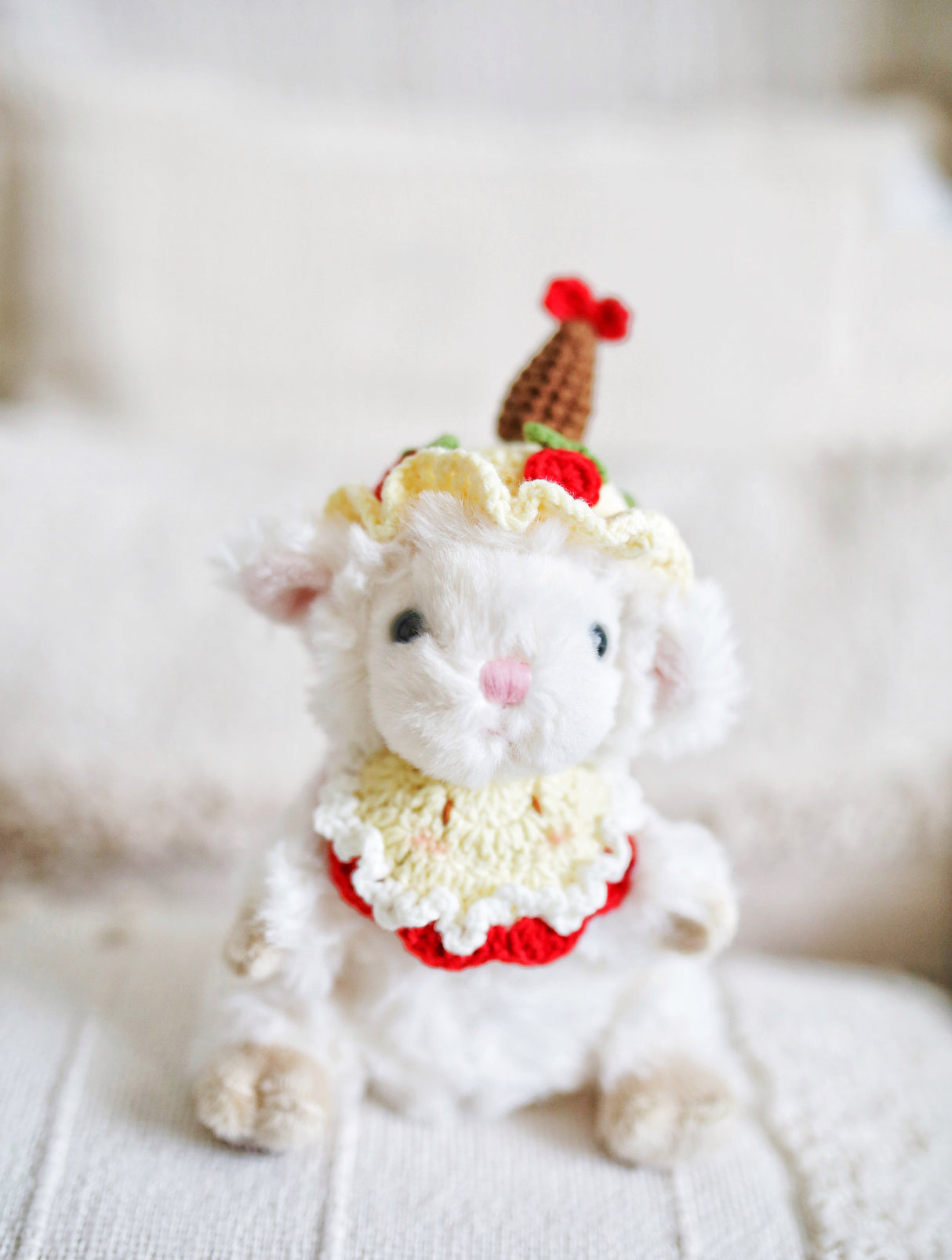 Design & Delight Gifts Crochet Outfit Set - Rose Cake Party 🎂🌹✨