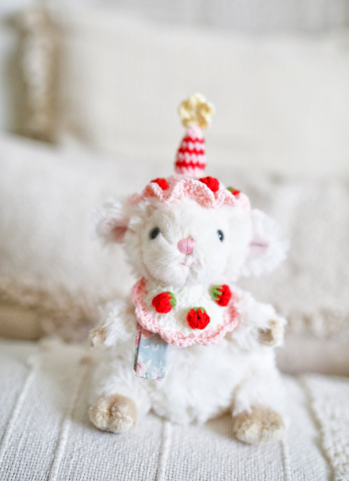 Design & Delight Gifts Crochet Outfit Set - Strawberry Party ๐๐