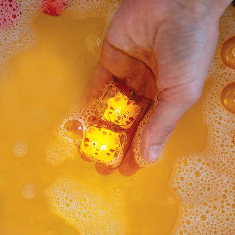 Glo Pals Light-Up Cubes - Daniel Tiger