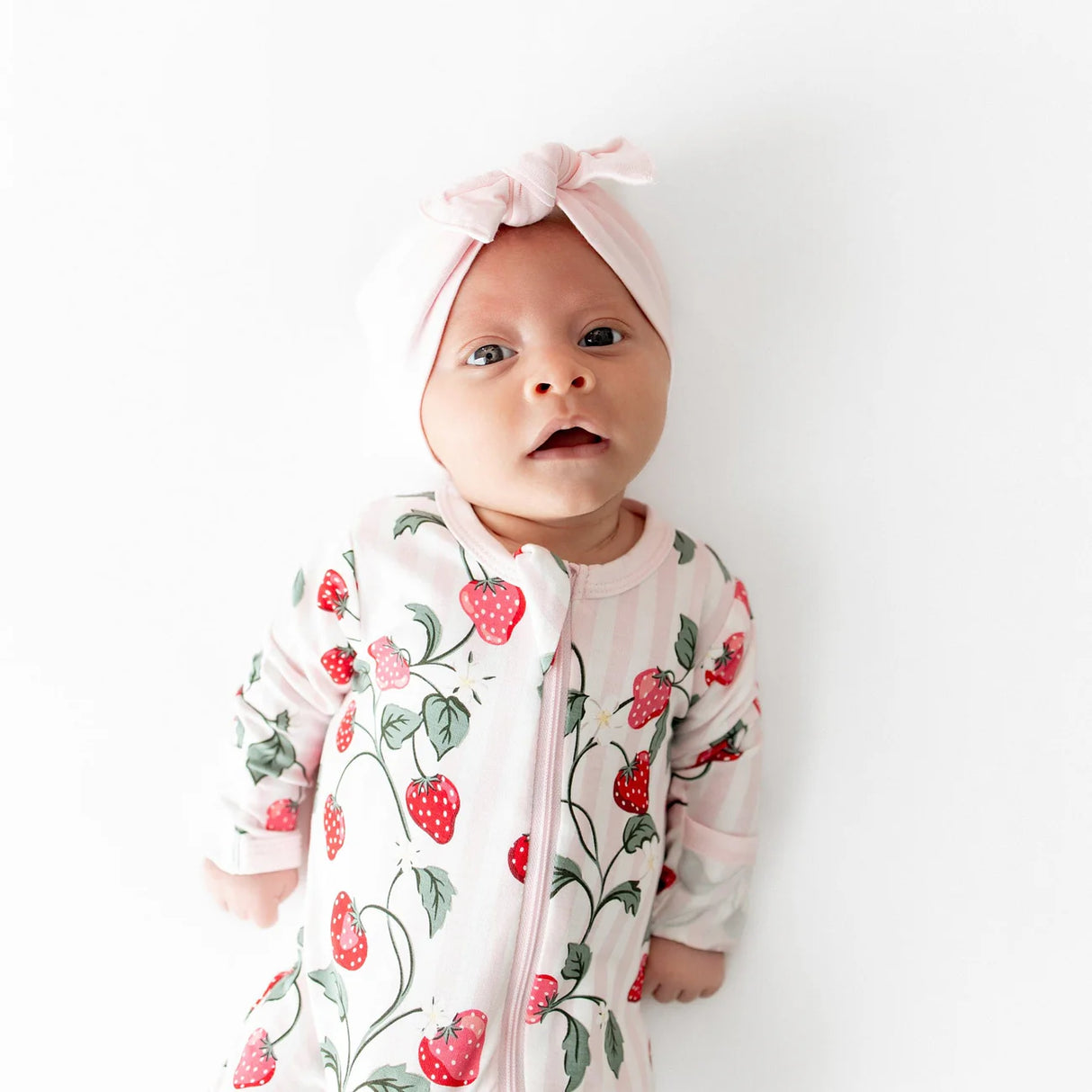 Kyte baby Zippered Footie in Strawberry Fields